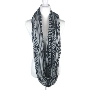 Charlotte Russe Black & White Infinity Scarf